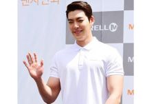 Otot Mirip Hulk, Kim...