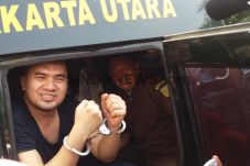 Tangan Terborgol, Saipul...