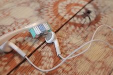 Tips Bersihkan Earphone...