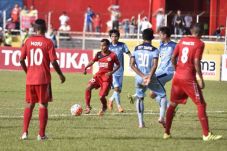 Semen Padang Bikin Persela...