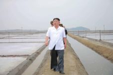 Korea Utara Coba Tembakkan...