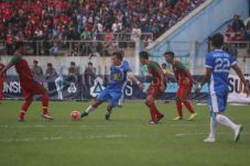 Laskar Petir Kena WO,...