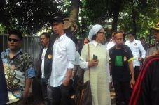Ratna Sarumpaet Pertanyakan...