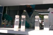 Awas! Kerupuk Mata Gareng...