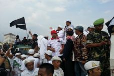 Ribuan Umat Islam Geruduk...