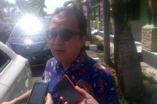 Enggan Mundur dari DPR,...
