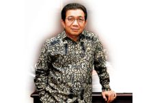 Ketua OJK Raih Penghargaan...