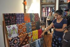 Tiga Motif Batik Relief...