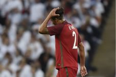 Pelatih Inggris Ngambek...