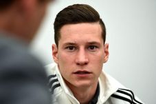 Julian Draxler Sedih...