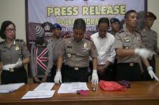 Butuh Biaya Bersolek,...