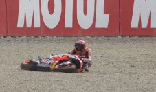 Marquez Terjatuh di...