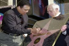 Muhammad Ali Bukan Legenda...