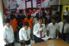 Oknum Polisi dan Empat...