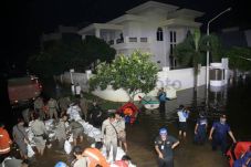 Banjir Rob, Kantor Polsek...