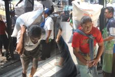 Operasi Pasar Tak Mempan...