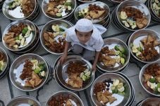 Kalap Saat Buka Puasa...