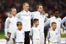 Inggris Diminta Lebih...