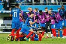 Dimitri Payet Tentukan...