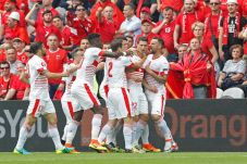 Swiss Tundukkan 10 Pemain...