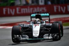 Hamilton Tak Terbendung,...