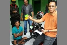 Selain Punya Mobil,...