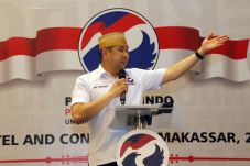 Tegaskan Keseriusan,...