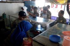 Bantuan untuk Saeni,...