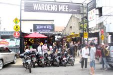 Waroeng Mee Buka Tiga...