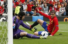 Petr Cech Bikin Spanyol...