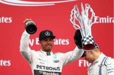 Lewis Hamilton Rebut...