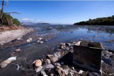 Pantai di Brasil Tercemar...