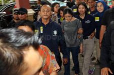 Sidang Perdana Jessica,...