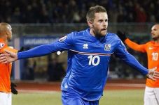 Penggawa Islandia Ingin...