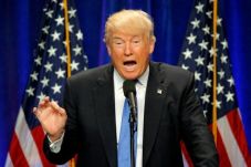 Trump Tuntut Yayasan...