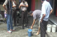 Mayat Bayi dalam Termos...