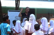 Maria Harfanti Aktif...