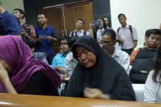 Ibunda Enno: Manusia...