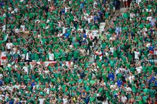 Lagi, Fans Irlandia...