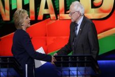 Kalahkan Trump, Sanders...