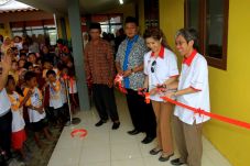 Wings Gelar CSR Berikan...