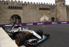 Bos F1: Pembalap Penakut...