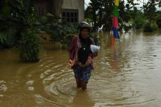 Banjir Landa Karanganyar,...