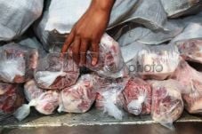 Warga Serbu Penjualan...