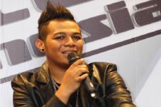 Tampil Ngerock, Mario...