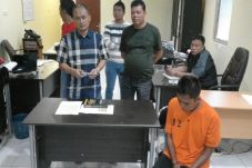 Sempat Tembaki Polisi,...