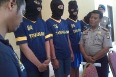 Serang Club Motor di...