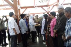 Mensos Bantu Rp420 Juta...