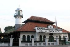 Masjid Al Makmur Raden...