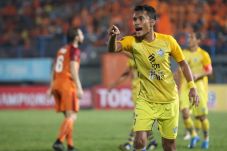 Persib Datang Pada Waktu...
